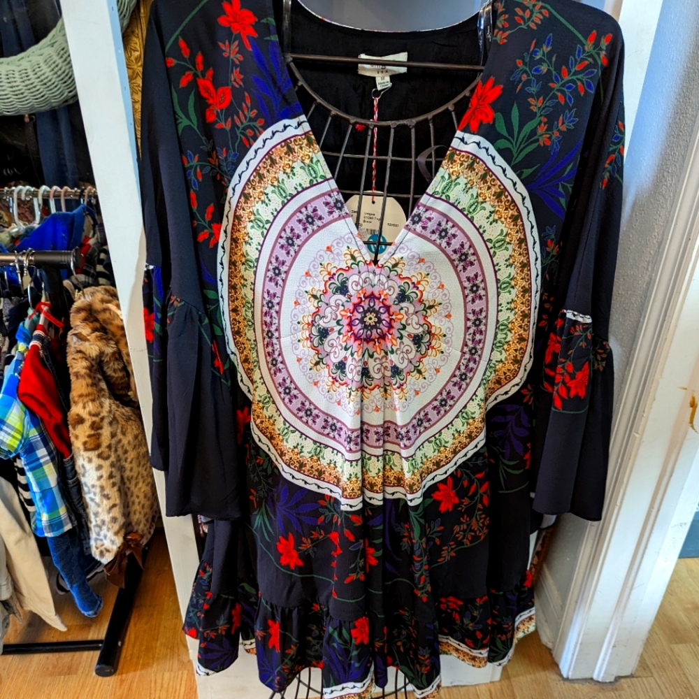 Umgee Medallion Ruffled Hem Top